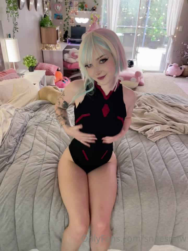 Excited Blonde GF Strips Naked for Me – Teasing Her Juicy Ass Up Close