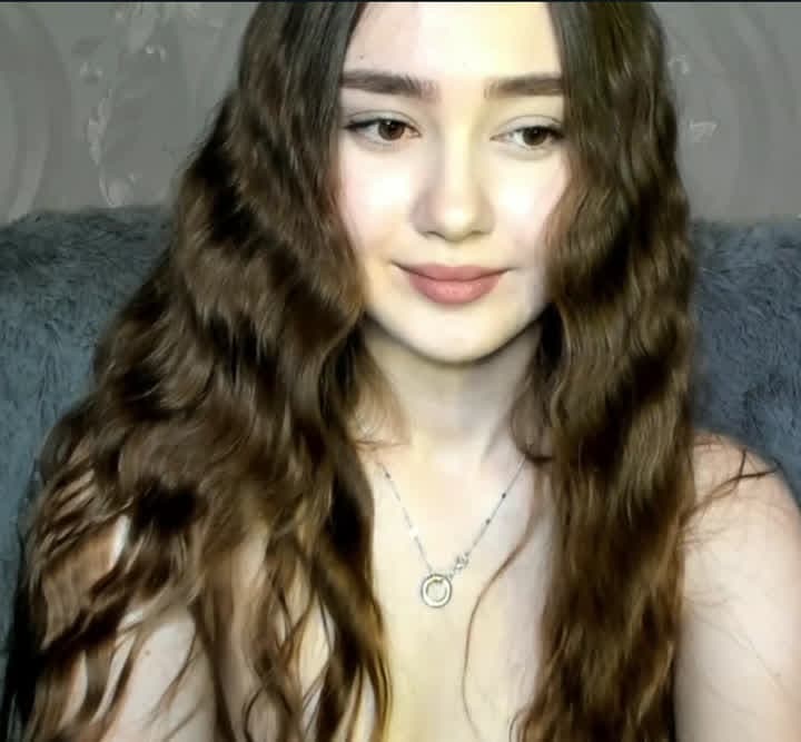 Cute Brunette Standing Full Body – Check My Curves!